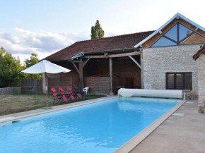 Гостиница Authentic renovated country house with private heated pool  Шанне
